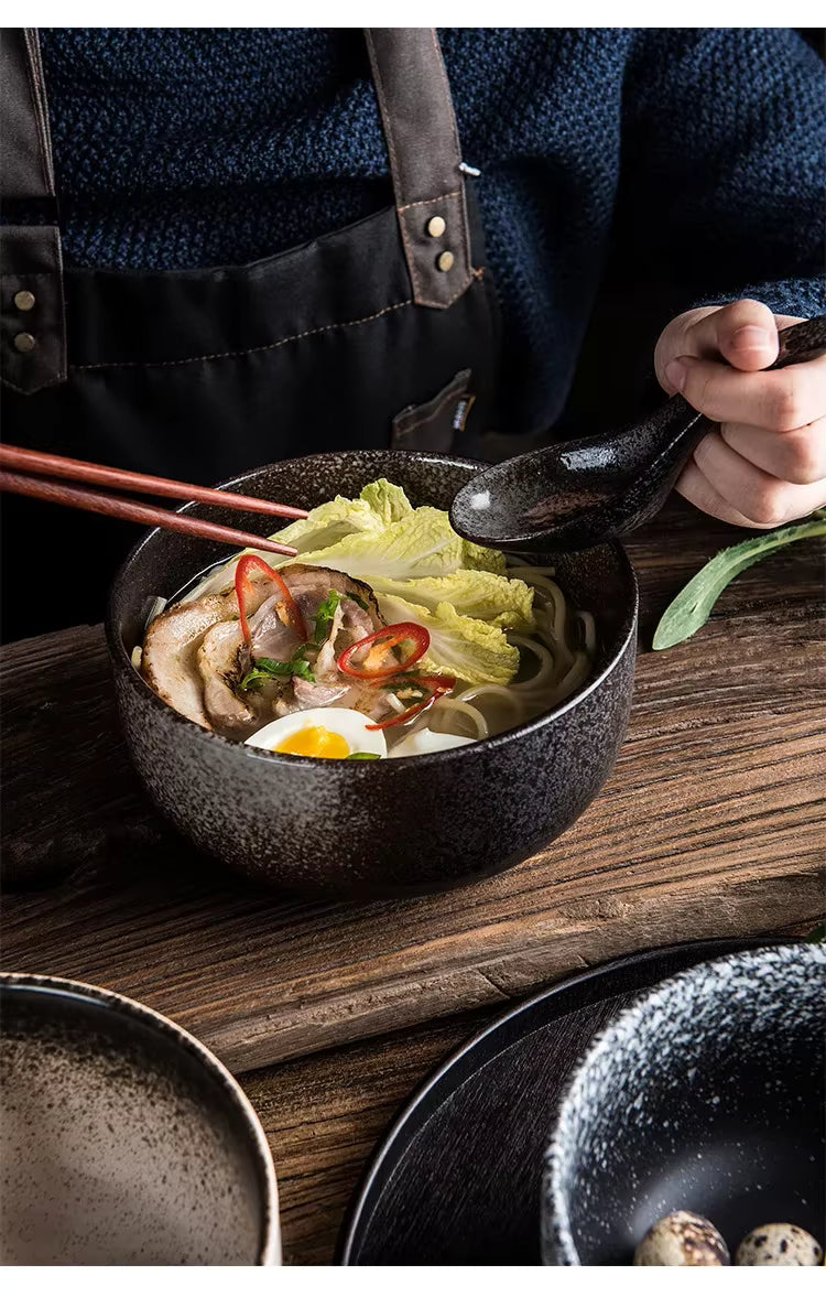 Japansk Keramikkbolle – Kompakt, Allsidig og Elegant