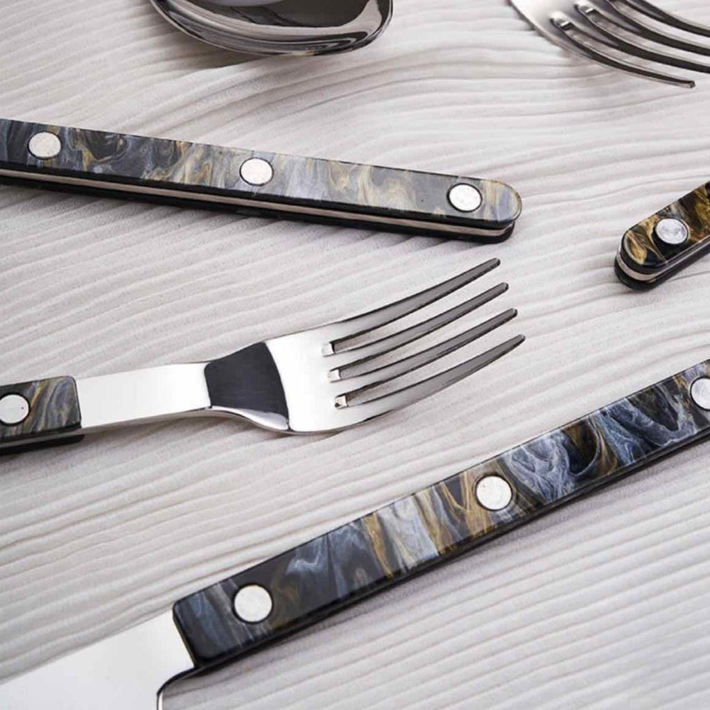 10‑delers bestikksett i fransk bistro‑stil